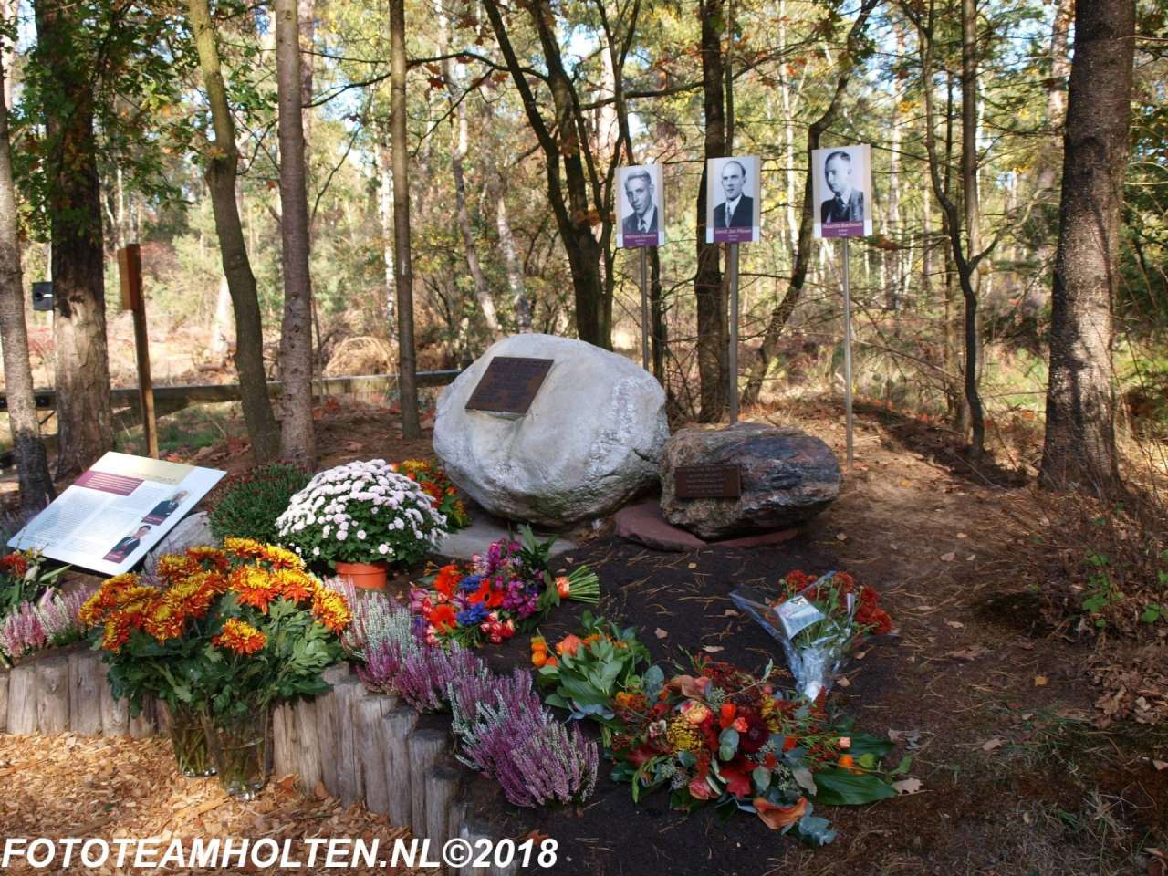 Haarle - Herdenking Stevensmonument Haarlerweg te Holten