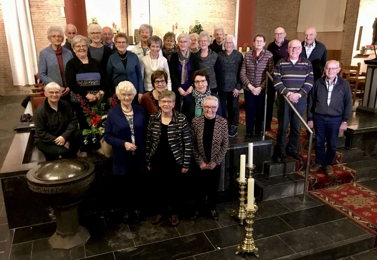 Haarle - Vijf keer vijftig jaar dameskoorlid in Haarle